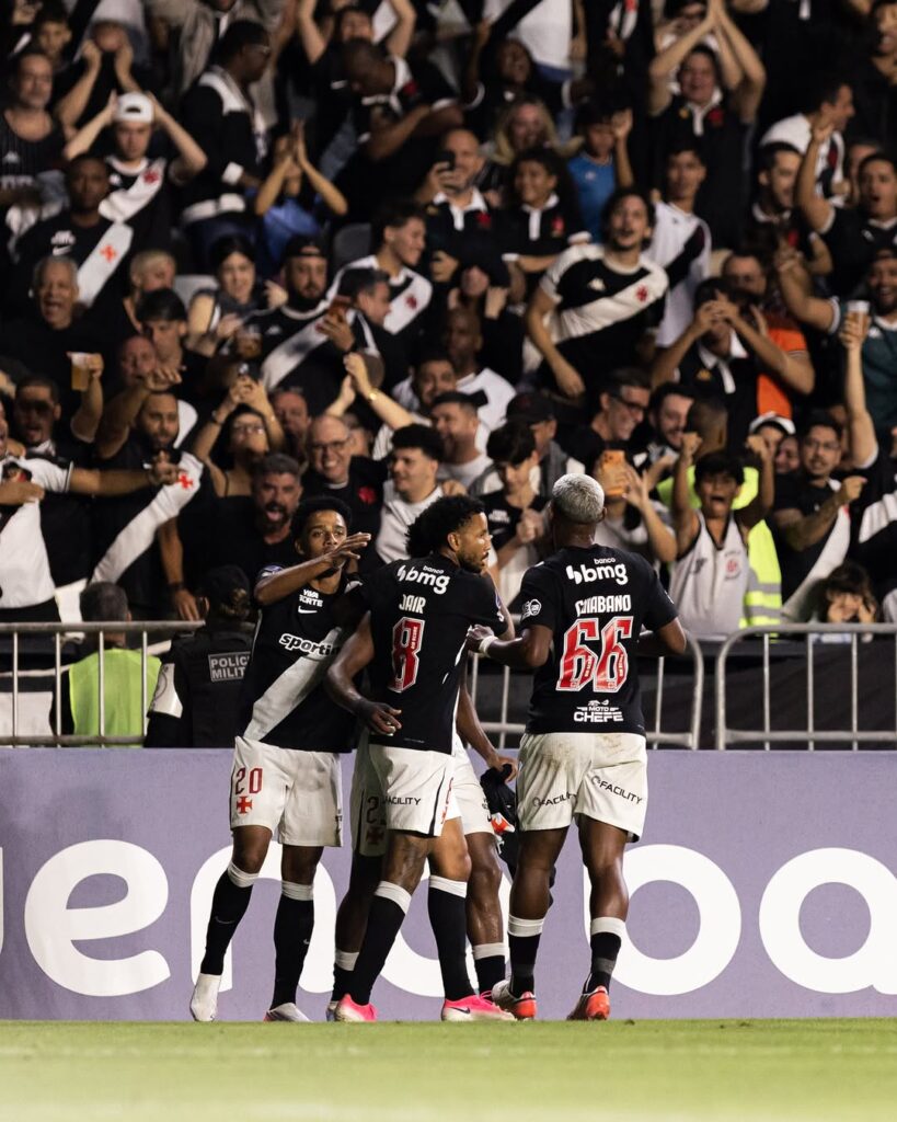 fotos-mostram-a-comemoracao-dos-jogadores-do-vasco;-veja