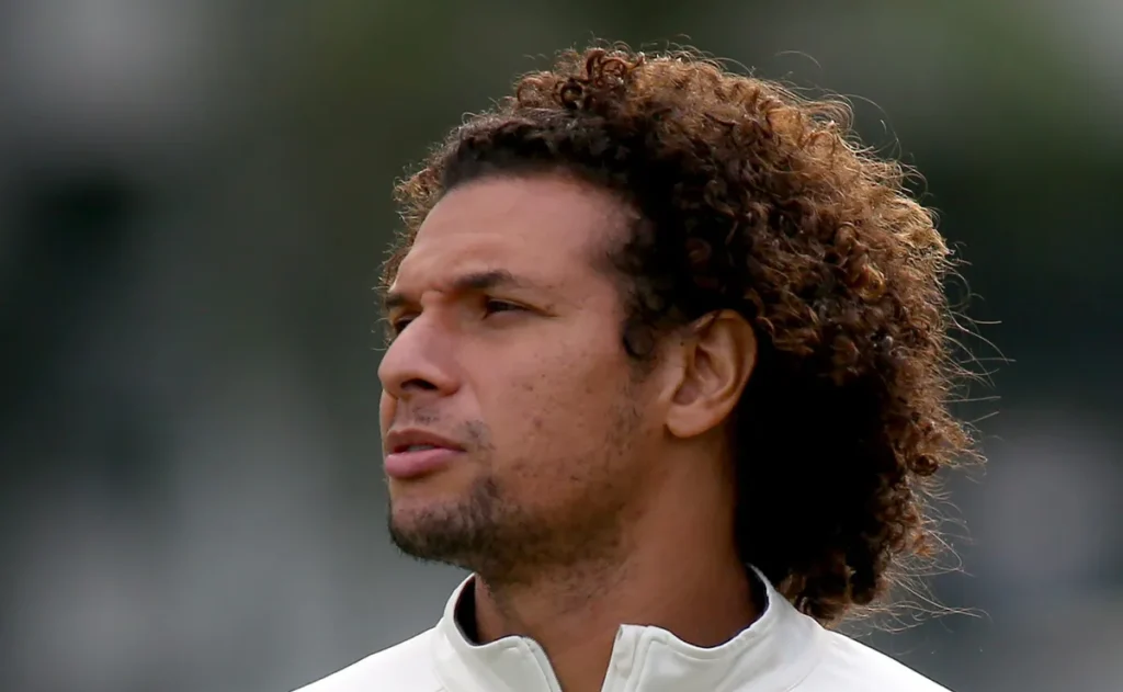 arao-pede-desculpas-a-cuca-apos-briga,-mas-deve-ser-barrado-do-time-titular-do-santos