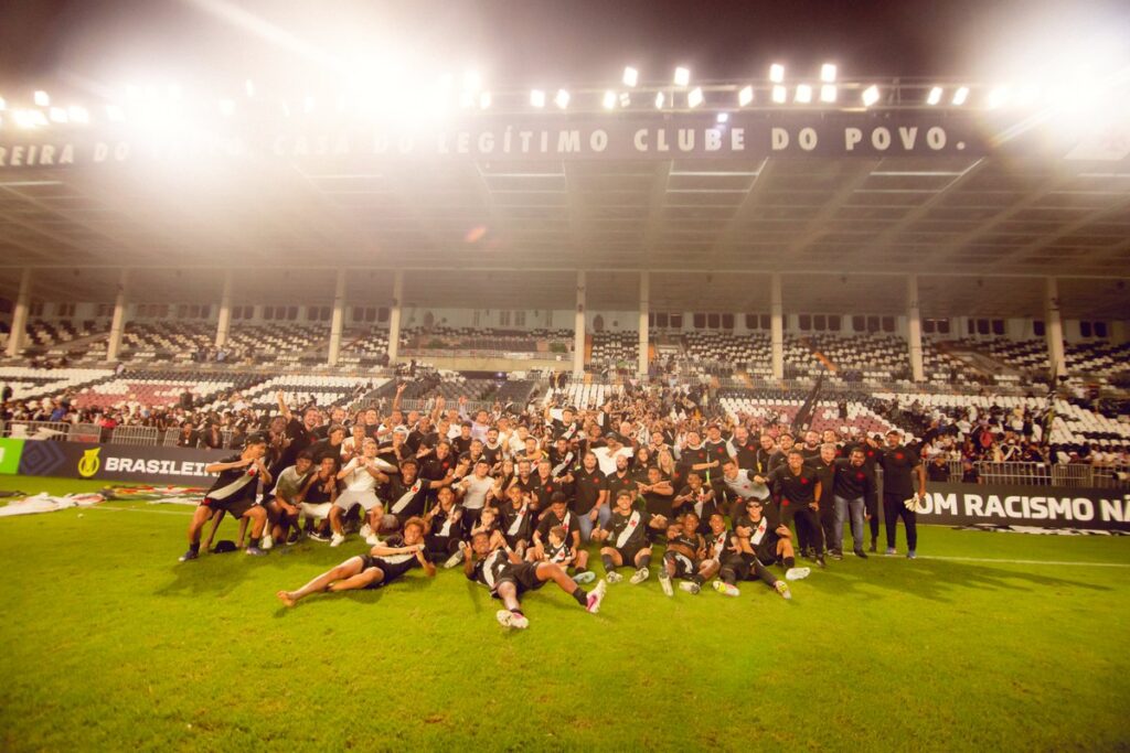sub-20:-veja-foto-do-elenco-finalista-do-brasileiro-em-sao-januario