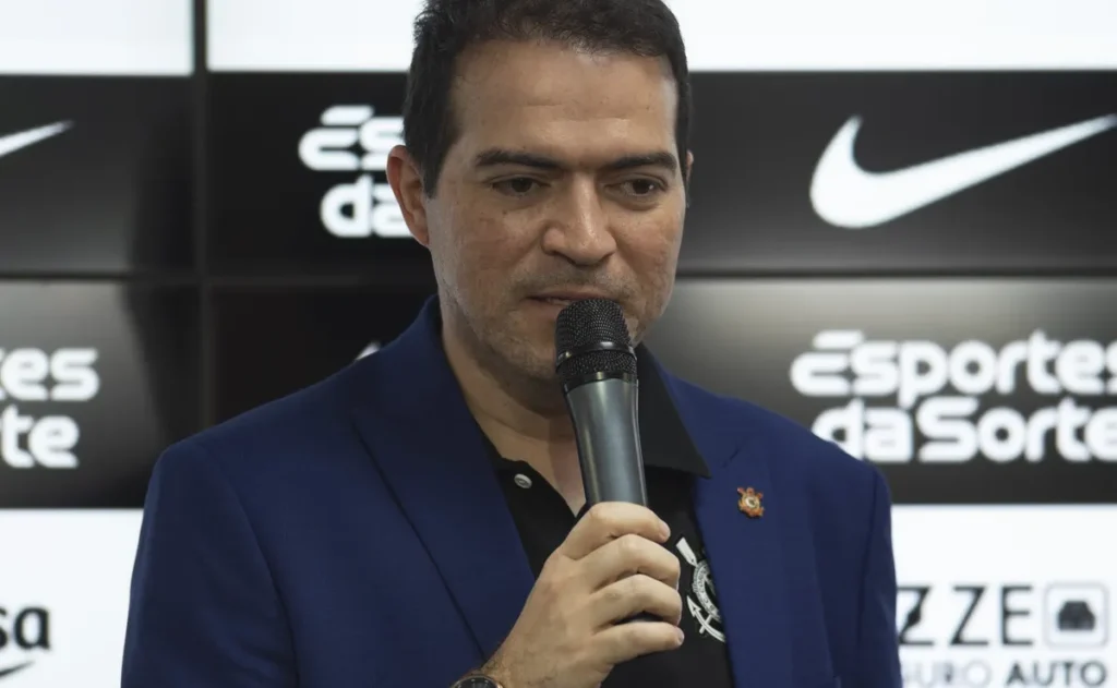 marcelo-paz-promete-melhorias-no-gramado-da-neo-quimica-arena:-“fomos-pegos-de-surpresa”