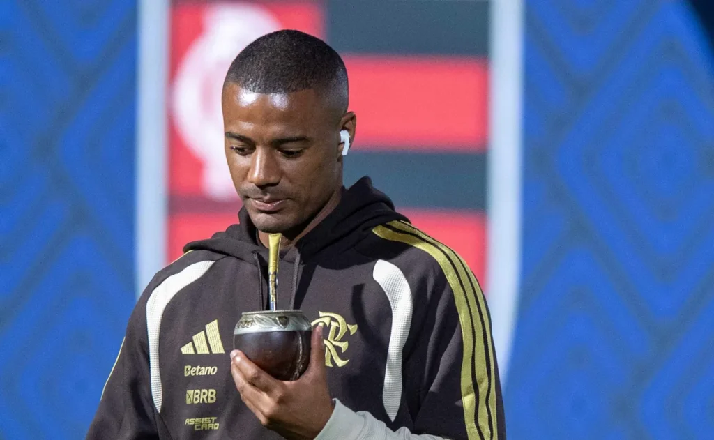 flamengo-planeja-rescindir-contrato-de-de-la-cruz-e-saida-pode-gerar-economia-de-r$-40-milhoes