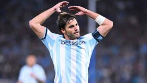 vasco-chega-a-acordo-com-o-racing-pela-contratacao-do-volante-santiago-sosa