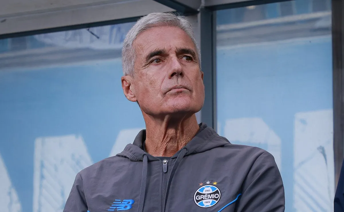 luis-castro-pode-sair-do-gremio-para-fechar-com-o-al-ahli,-da-arabia-saudita