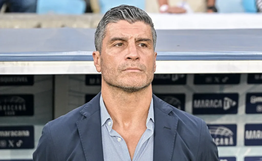 pedro-emanuel-analisa-empate-sem-gols-do-vasco-na-copa-do-brasil-e-ve-pontos-positivos