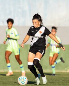feminino:-veja-fotos-da-estreia-da-sportingbet-na-camisa-do-vasco