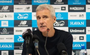 trocar-luis-castro-resolveria-os-problemas-do-gremio?