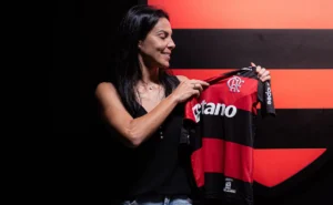 thaisa-confirma-aposentadoria-e-encerra-passagem-marcante-pelo-flamengo-recebendo-homenagem