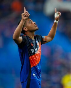 evander-entra-para-a-historia-da-mls-como-o-5o-mais-rapido-a-alcancar-100-participacoes-em-gols