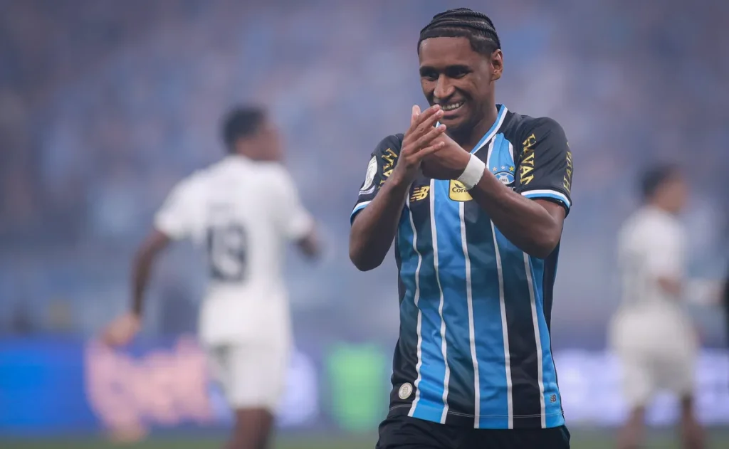 gremio-perde-tete-por-lesao-para-decisao-contra-mirassol-e-abre-disputa-no-ataque
