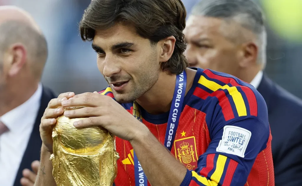 ferran-torres-da-‘ultimato’-ao-barcelona-em-meio-a-boatos-sobre-o-psg:-“eles-podem-vir-negociar”