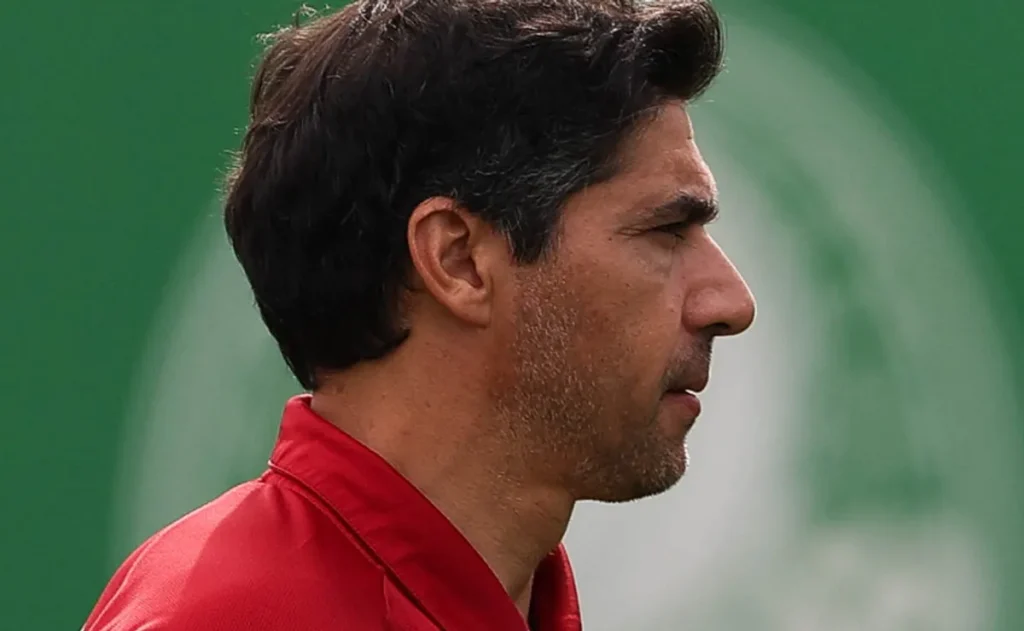abel-roda-elenco-e-faz-mudancas-da-zaga-ao-ataque-do-palmeiras-na-copa-do-brasil