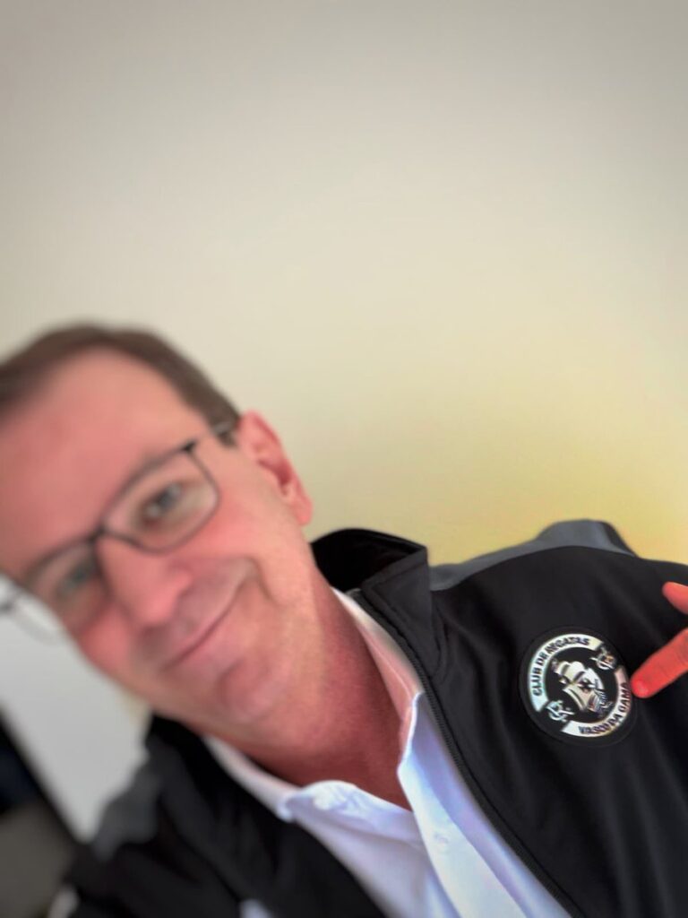 ex-prefeito-eduardo-paes-posta-foto-trajado-de-vasco