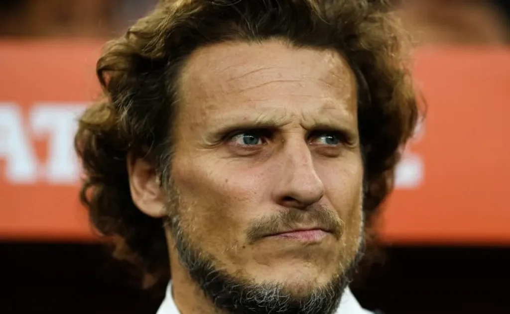 ex-internacional,-diego-forlan-e-anunciado-como-novo-tecnico-da-selecao-do-uruguai