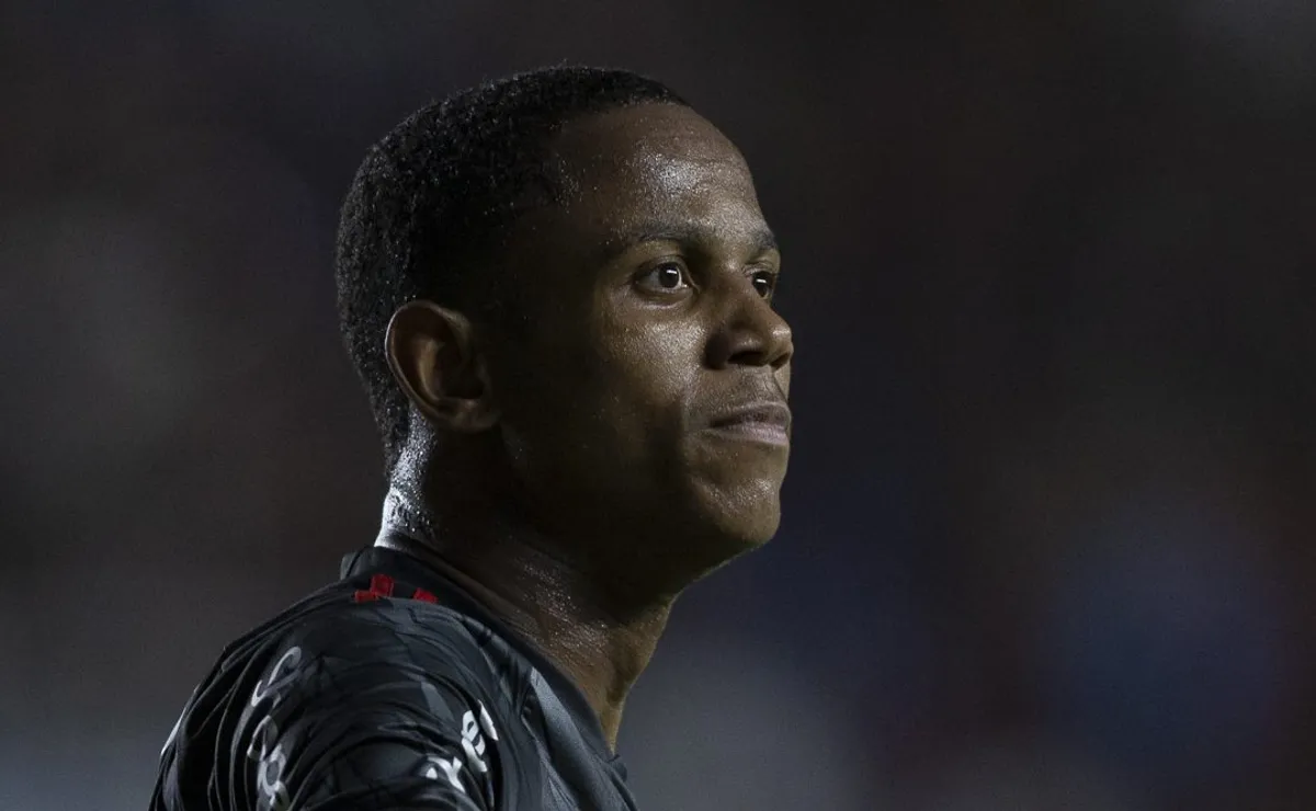 flamengo-faz-jogo-duro-para-liberar-wallace-yan-apos-interesse-do-bragantino-em-emprestimo