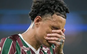 opiniao:-freguesia-ou-incompetencia?-segunda-eliminacao-seguida-escancara-crise-no-fluminense