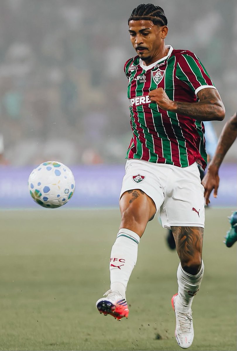 substituido-no-classico-diante-do-vasco,-john-kennedy-sofreu-lesao-no-lca