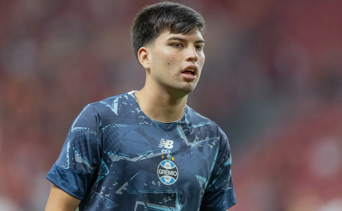 gremio-acelera-acordo-com-o-racing-pela-saida-de-leonel-perez-por-abatimento-de-divida