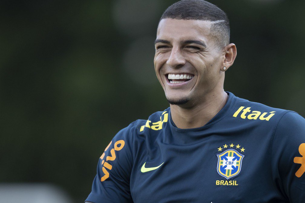 vasco-retoma-conversas-com-diego-carlos-e-aguarda-rescisao-do-zagueiro-com-o-fenerbahce
