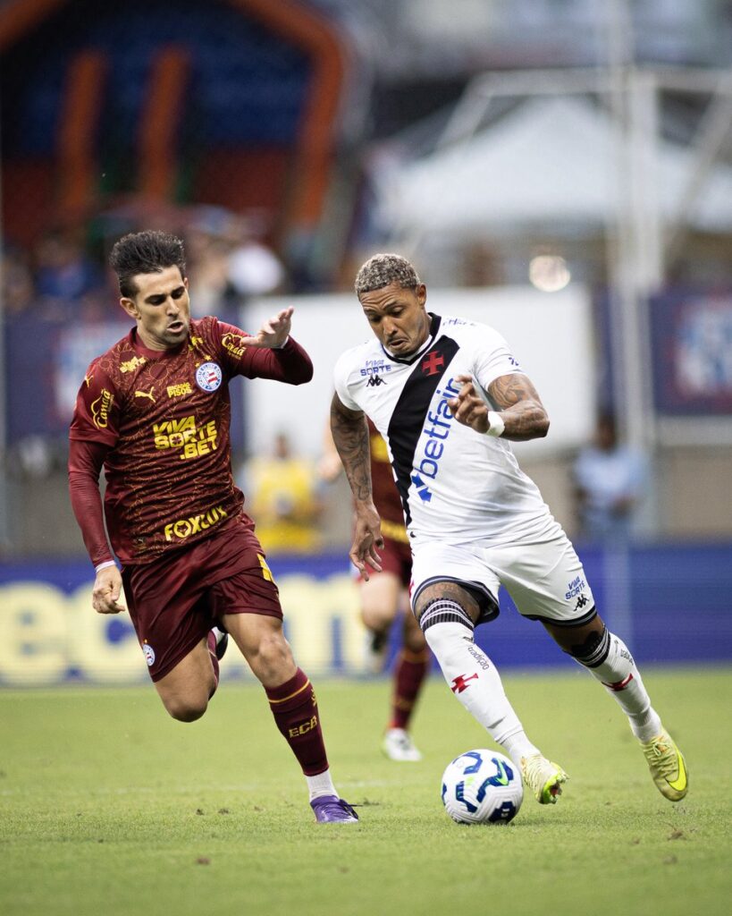 vasco-teve-jogador-expulso-em-6-dos-ultimos-7-jogos-contra-o-bahia-na-fonte-nova
