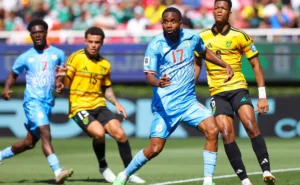 inter-negocia-com-bakambu,-atacante-que-disputou-a-copa-pela-rd-do-congo