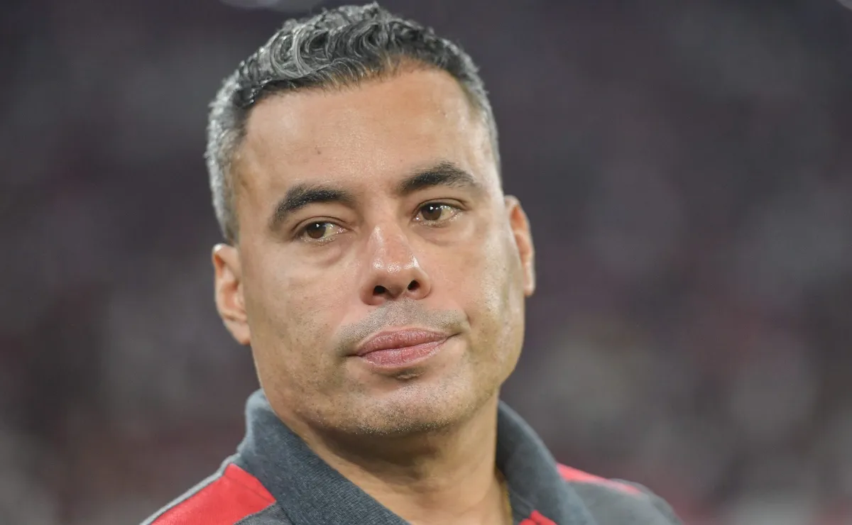 jair-ventura-reage-e-viraliza-apos-drible-desconcertante-de-samuel-lino-em-flamengo-x-vitoria
