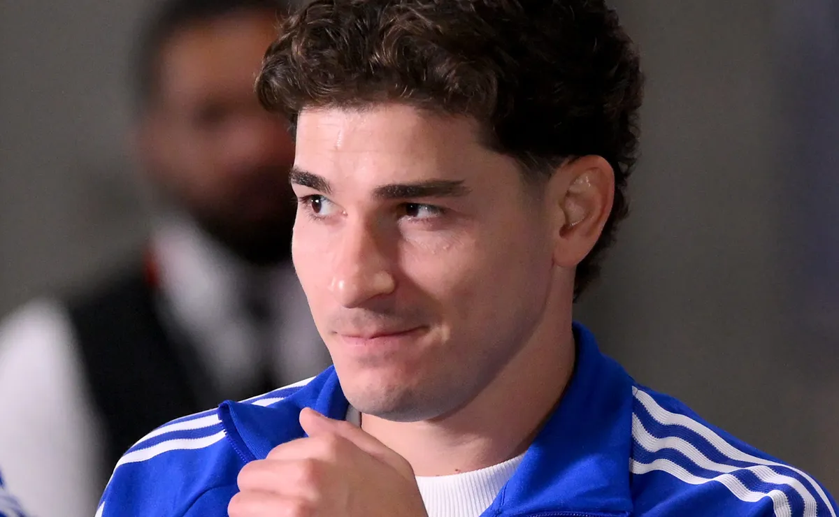 diego-simeone-afirma-que-julian-alvarez-nao-deve-jogar-pelo-barcelona:-“o-clube-tomou-uma-decisao”