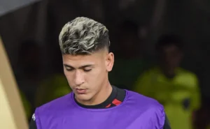 flamengo-prega-cautela-por-contratacao-de-alex-luna-apos-permanencia-de-carrascal