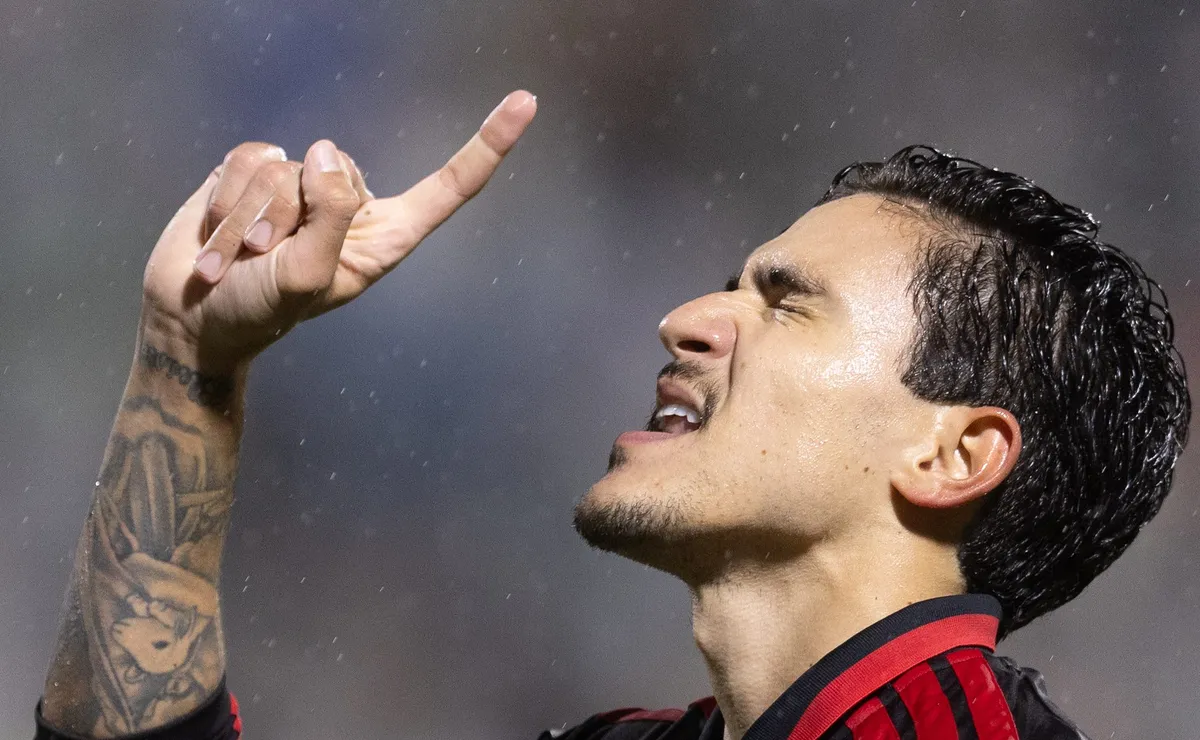 boto-negocia-renovacao-de-pedro-no-flamengo-e-atacante-quer-salario-de-r$-1,8-milhao