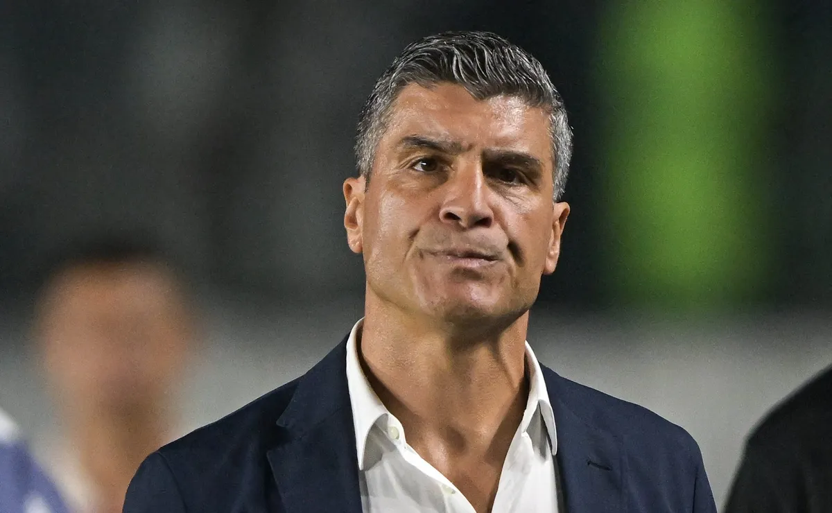 vasco-abre-o-cofre-para-atender-pedido-de-pedro-emanuel-e-oferece-r$-50-milhoes-por-john-yeboah