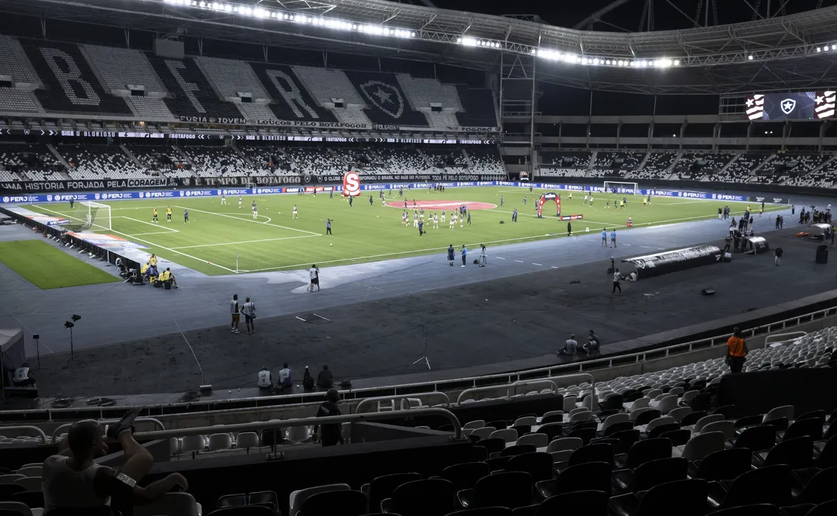 risco-de-ventania-no-rio-faz-cbf-adiar-fluminense-x-botafogo-pelo-brasileirao-feminino