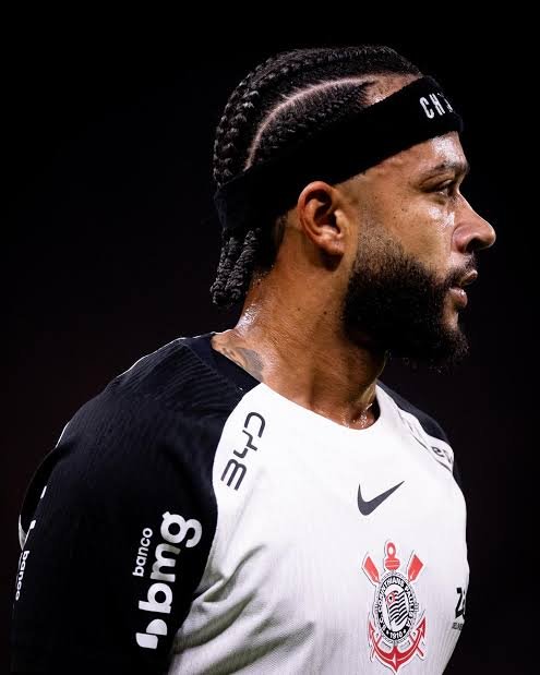 vasco-teria-sondado-o-atacante-holandes-memphis-depay,-de-saida-do-corinthians
