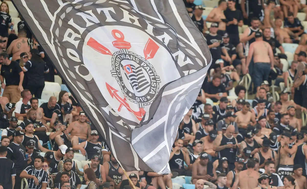 fiel-lanca-abaixo-assinado-por-intervencao-judicial-no-corinthians-e-pede-saida-de-stabile