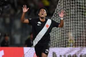 lesao-de-brenner-e-mais-grave-do-que-o-esperado;-atacante-deve-ficar-4-meses-fora