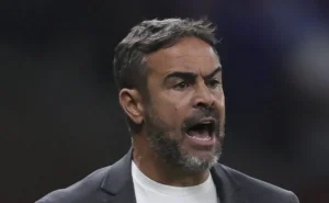 estrategia-de-artur-jorge-nao-surte-efeito,-e-cruzeiro-empata-com-flamengo-pela-libertadores