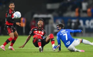 matheus-henrique-revela-medo-de-expulsao-apos-entrada-em-bruno-henrique-em-cruzeiro-x-flamengo