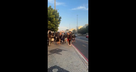 torcedores-do-olimpia-se-concentram-na-barra-da-tijuca-antes-do-jogo-contra-o-vasco;-veja-video