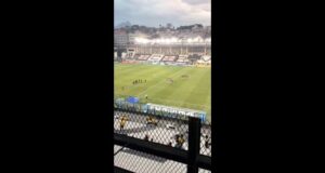 jogadores-do-olimpia-fazem-o-reconhecimento-do-gramado-de-sao-januario;-veja