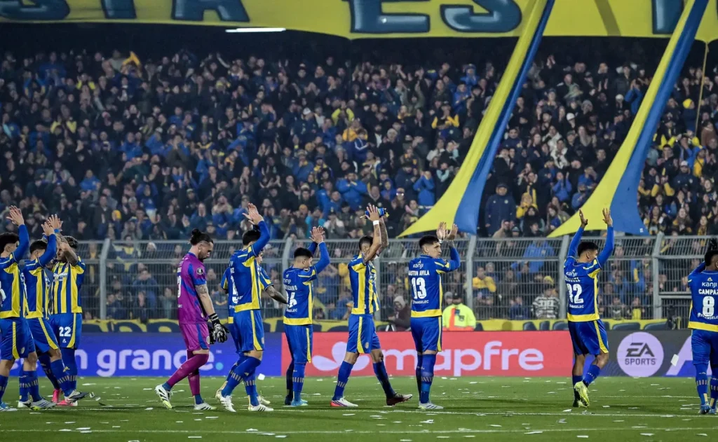 rosario-central-ataca-torcida-do-corinthians-e-duvida-de-denuncia-de-hugo-souza-em-nota