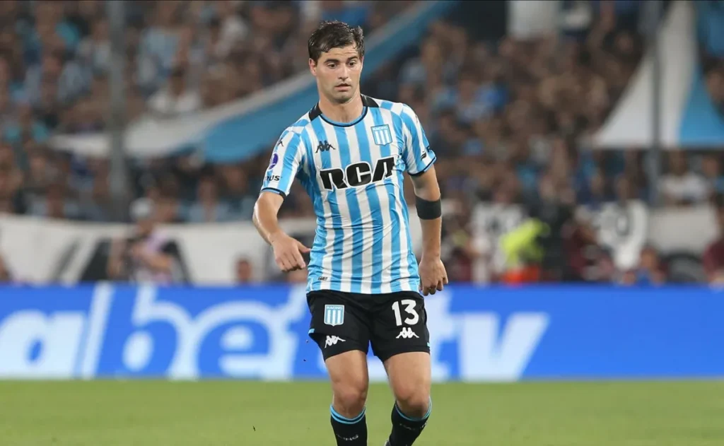 sosa-chega-ao-vasco-com-papel-versatil-e-lideranca-que-chamou-atencao-no-racing