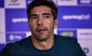 abel-ferreira-justifica-motivo-de-palmeiras-sofrer-muitos-gols:-“faltam-os-tres-zagueiros”