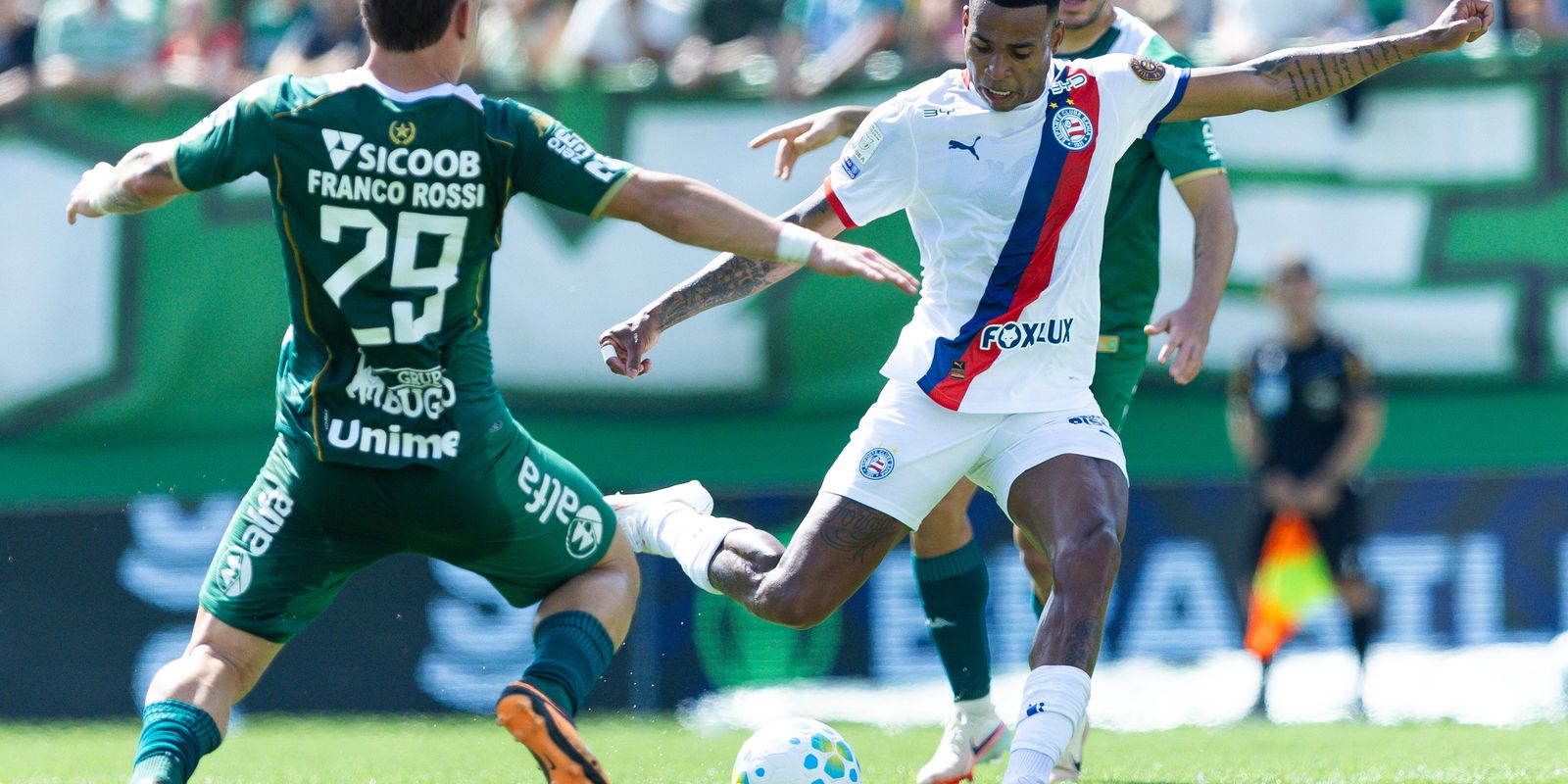brasileirao:-chapecoense-busca-empate-com-bahia-em-jogo-de-seis-gols