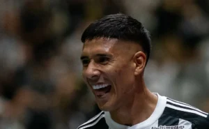 santos-vai-derrubar-transferban-ate-sexta-feira-e-zaracho,-ex-atletico-mg,-entra-na-mira-do-clube