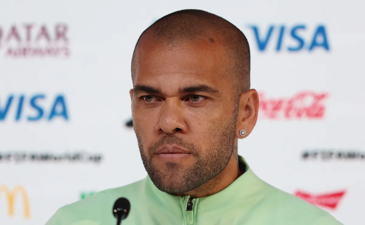 de-idolos-a-casos-de-policia:-20-jogadores-de-futebol-famosos-que-ja-foram-presos