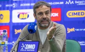 artur-jorge-prega-confianca-no-cruzeiro-contra-flamengo-e-projeta-decisao-da-libertadores