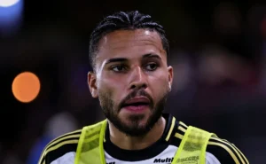santos-avanca-por-alexsander,-do-atletico-mg,-e-ve-versatilidade-como-trunfo