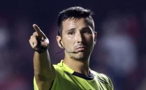 var-pede-revisao-apos-mao-na-bola,-kevin-ortega-marca-penalti-e-sao-paulo-vence-o-bolivar