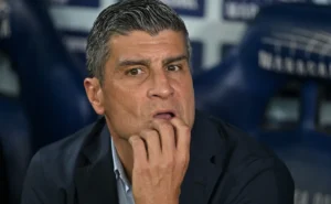 vasco-tem-cinco-desfalques-e-tres-pendurados-contra-o-olimpia-pela-sul-americana