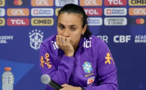 arthur-elias-nao-garante-marta-na-copa-do-mundo-feminina-no-brasil-em-2027
