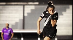 feminino:-vasco-vence-o-taubate-por-2-a-1-em-sao-januario-e-esta-de-volta-a-serie-a