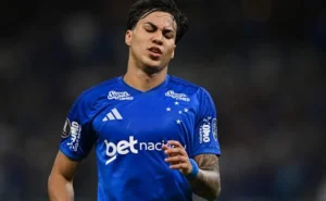 kaio-jorge-tem-grande-oportunidade-em-cruzeiro-x-flamengo-e-danilo-evita-o-gol